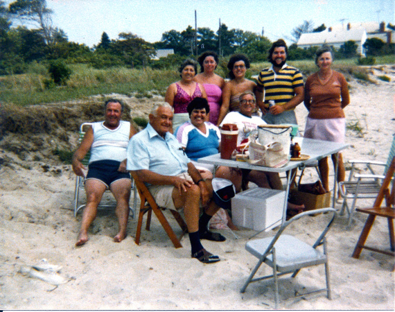 1981-08 Patchogue Shores Beach Picnic 03