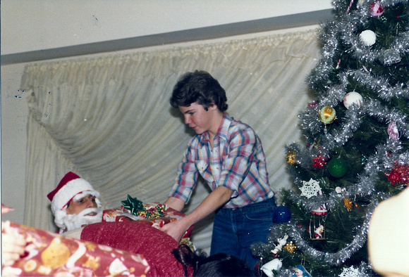 1981-12-24 Christmas Henrys 04