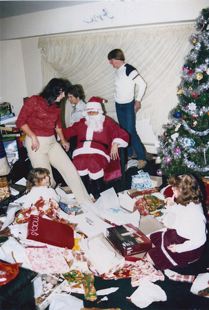 1981-12-24 Christmas Henrys 02