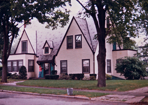 1973-12_house-at-88-25-195th-Place-Hollis-NY (2)