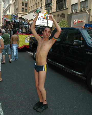 2005-06-26 NY-Pride 0412-cr-8x10