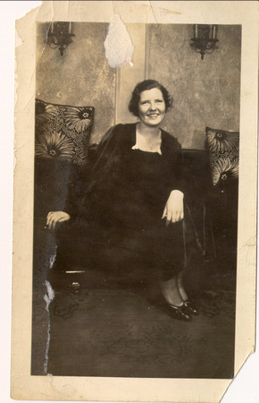Mom_Feb_1933