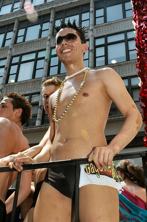 2005-06-26 NY-Pride 0381-cr