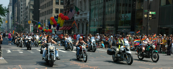 2005-06-26 NY-Pride 0063-cr